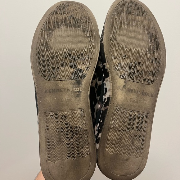 Gently worn Kenneth Cole Kam Eo Sneaker women’s size 8.5 - Picture 7 of 11